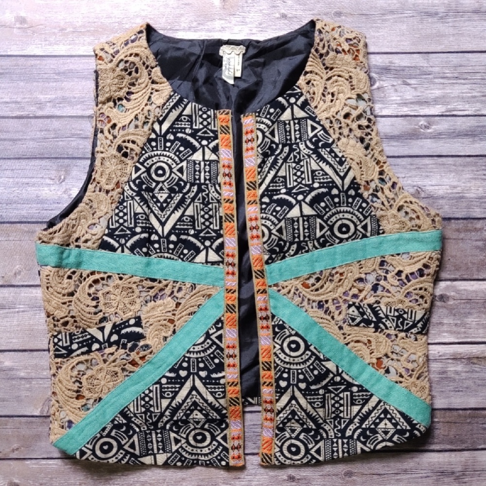 Gimmicks BKE Crochet Quilted Vest